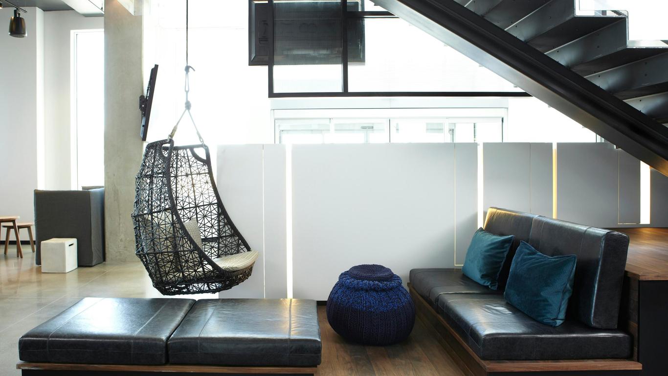 Alt Hotel Toronto Airport