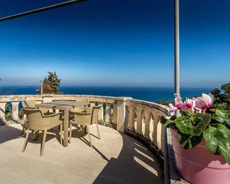 Blue Horizon Studios - Vasilikos - Balkón