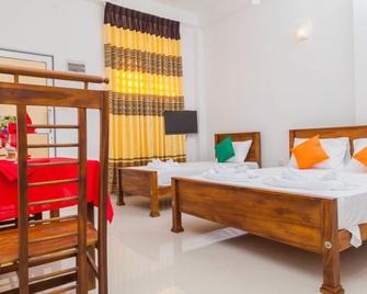 The Crown Plaza Airport Hotel - Seeduwa - Bedroom