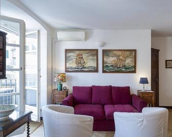 Casa Giustiniani by Wonderful Italy - Genoa - Living room