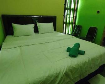 RedDoorz Near Rsud Kebumen 2 - Kebumen - Habitación