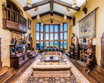 Highlands Castle - Bolton Landing