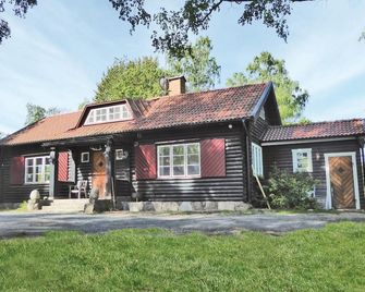 Cozy Home in Kvicksund With Sauna - Kvicksund - Building