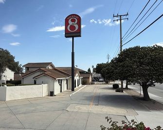 motel 8 soledad - Soledad - Outdoors view