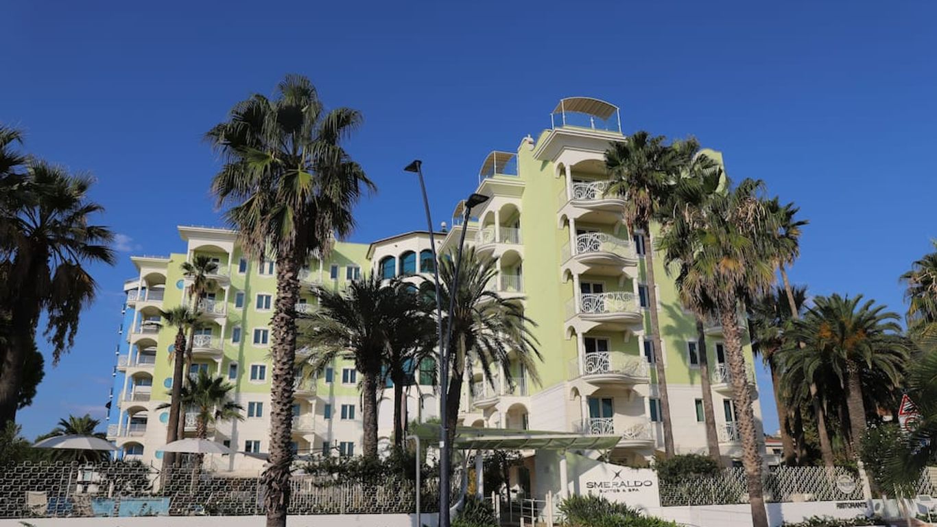 زيمرالدو سويتس آند سبا