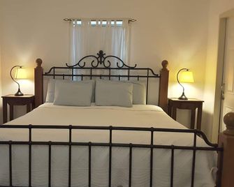 Yepton Estate Cottages - Saint John's - Chambre