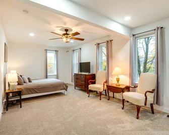Family-Friendly Hatfield Home: 3 Mi to Downtown! - Hatfield - Bedroom