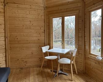 Off-the-grid Mountain hideaway - Hill End - Dining room
