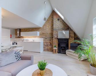 Holborn by Excel Apartments - London - Living room