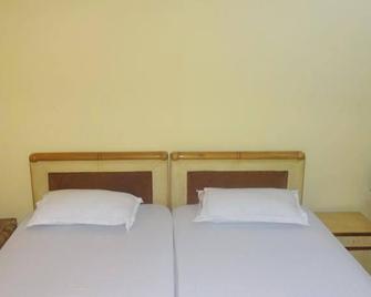 Hotel Gharana Gaya - Gaya - Schlafzimmer