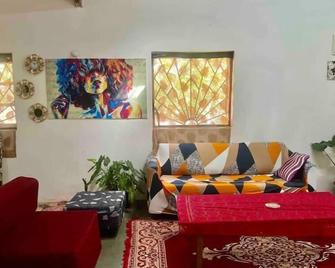 The Wild Flower! - Anjuna - Living room