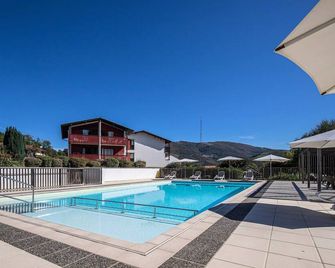 VVF Basque Country Saint-Étienne-de-Baïgorry - 2 Rooms 4 People 1 baby - Baigorri - Piscina