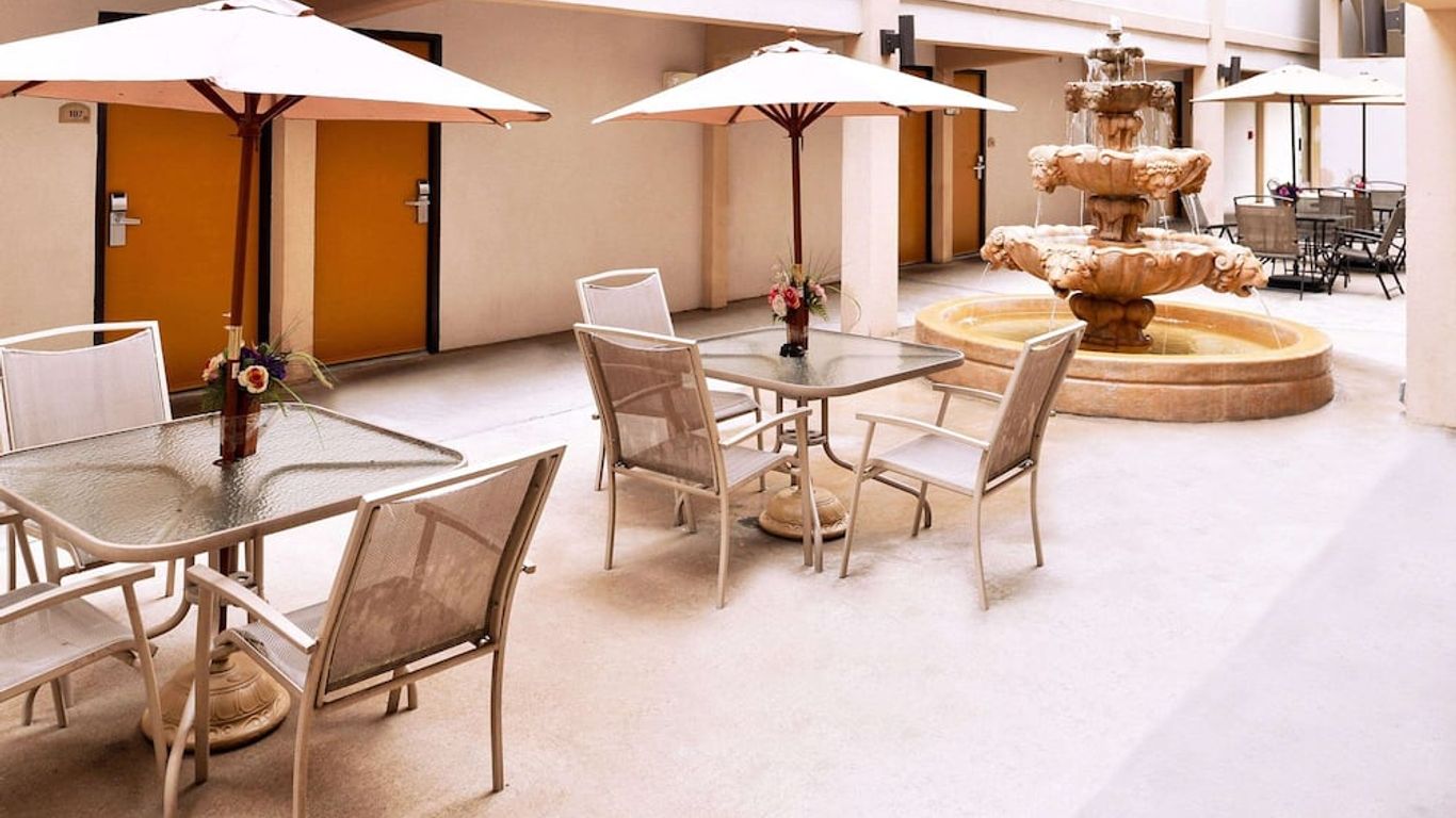 Executive Inn & Suites