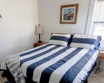Lakehouse on Whitesand Lake - Baxter - Bedroom