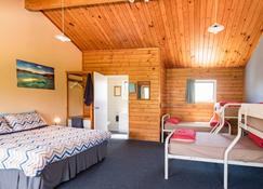 Bay of Islands Lodge - Paihia - Bedroom