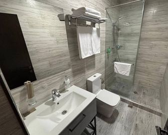 Bmg Hotel by Grigoryans Group - Goris - Baño