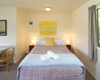 Peaceful and Comfy Garden Studio - Waiheke Island - Bedroom