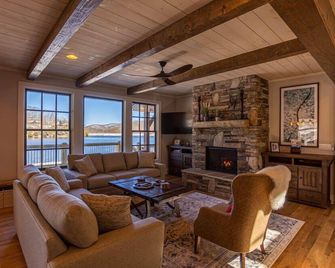 Lakeshore Retreat at Sweetgrass - Blowing Rock - Living room