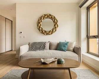 Charles Hope London Greenford - Greenford - Living room