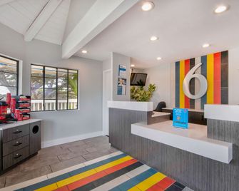 Motel 6 Monterey Marina - Marina - Recepción