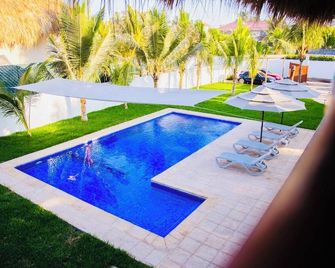 Linda Casa de Playa Familiar Monterrico - Monterrico - Piscina