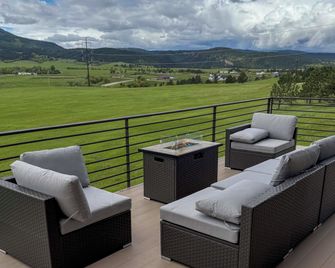 Motorcycle-Themed Home in Spearfish w/ Hot Tub! - Spearfish - Balkon