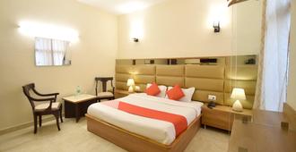 Capital O 11567 Hotel Shivalik Hills - Jammu - Bedroom