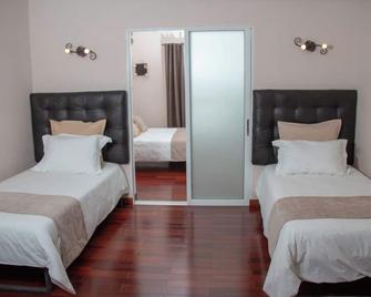 Hôtel Les 12 Collines, Ivato Aéroport - Antananarivo - Bedroom