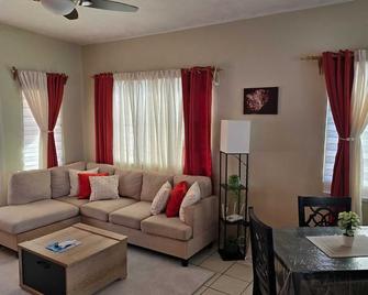 Tropix Getaway - Rental Car Available - The Valley - Living room