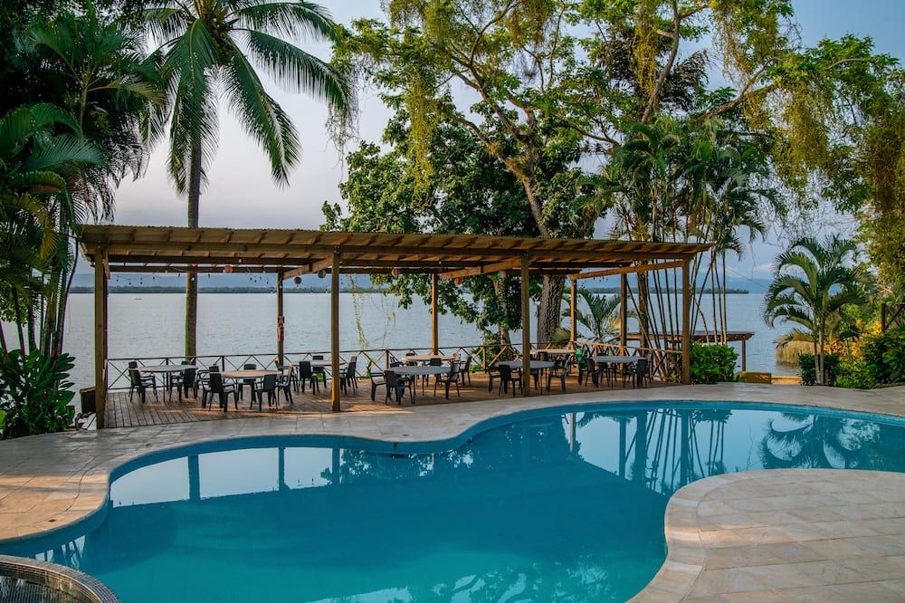 Banana Palms Hotel - Lívingston - Pool