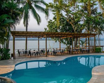 Banana Palms Hotel - Lívingston - Pool