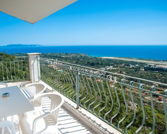 Mouikis Sun Village - Lakithra - Balcony