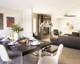 Indigo By Avantstay Sleek & Charming Home 2 Blks From Bay w/ Hot Tub! - San Diego - Dining room