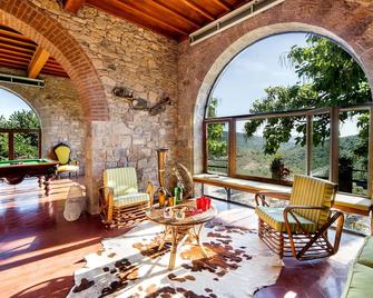Fabulous 6bd - 6ba Villa With Stunning Pool & Views In Top Chianti Location! - Castellina in Chianti - Patio