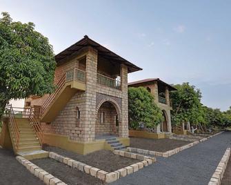 Kavish Gir Lion Resort - Sasan Gir - Building