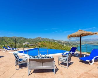 Villa Adelfas Vinuela by Ruralidays - Viñuela - Piscina