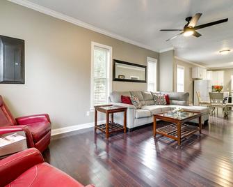 Downtown Wilmington Home Walk to Cape Fear River! - Wilmington - Wohnzimmer