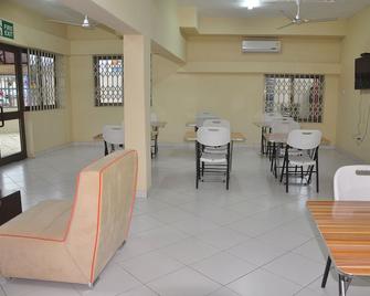 Royal Atlantic Hostel - Accra - Restaurant