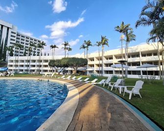 Hotel Aristos Cuernavaca - Cuernavaca - Alberca
