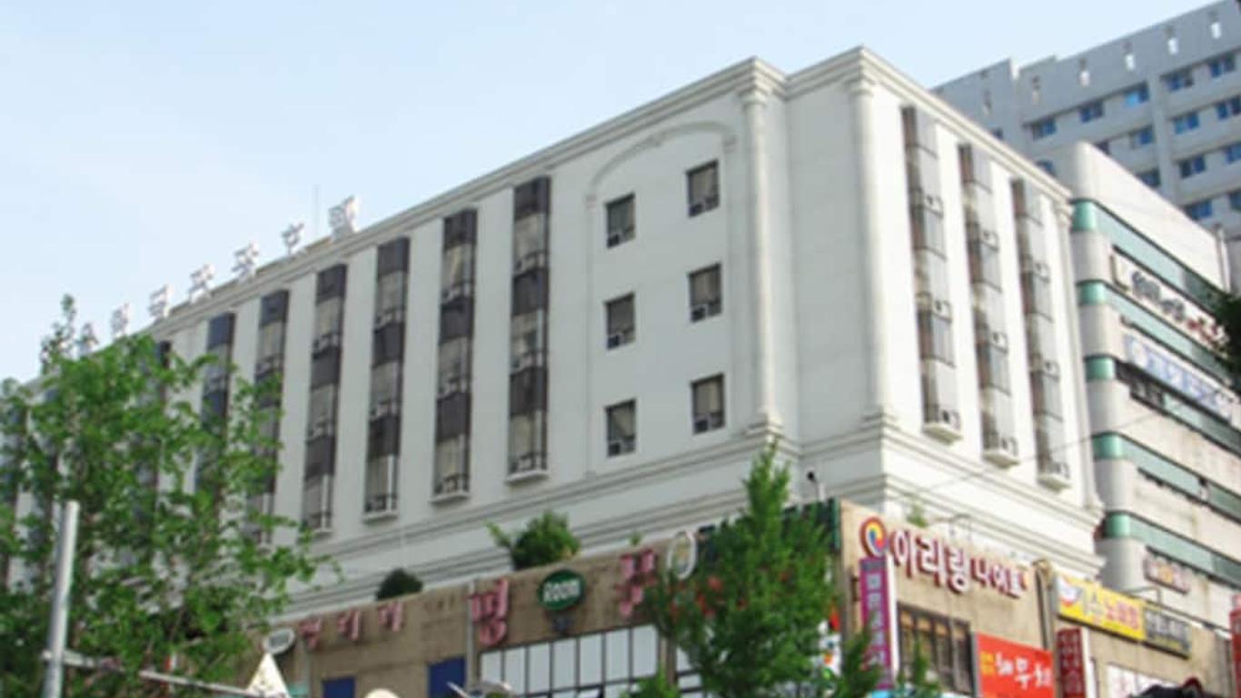Changwon Olympic Hotel