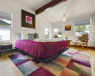 Reminiscent Downtown Cottage Cottage - Grand Junction - Bedroom