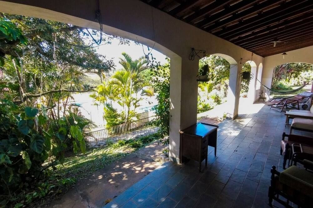 بوزادا آمانهيسير نا مانتي كوير - اغواس دي ليندويا - شرفة مرصوفة