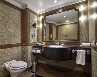 The Everest Hotel - Katmandu - Bad
