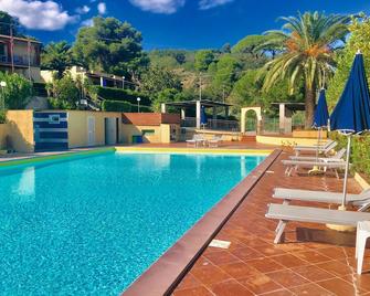 Residence La Valdana - Capoliveri - Pool