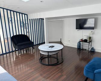Magnifique appartement à pied du château - Versalhes - Sala de estar