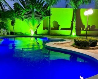 Casa com Piscina - Quartos Privativos - São Raimundo Nonato - Pool