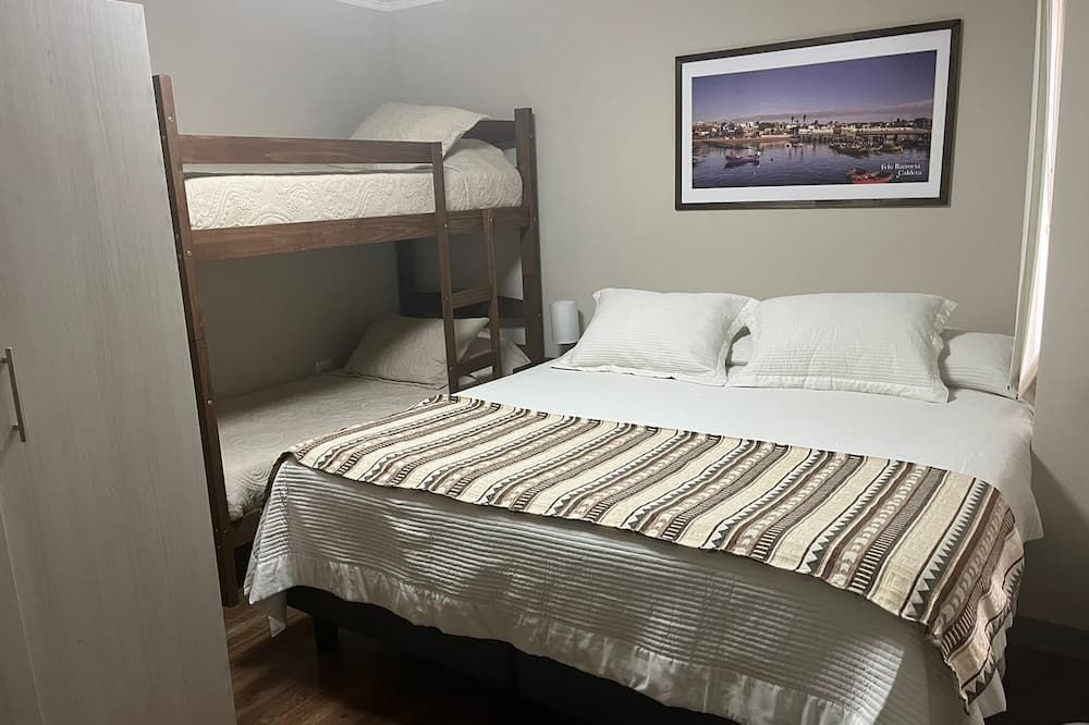 Alternativo Hostales - קלדרה - חדר שינה