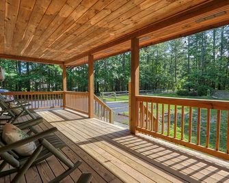 Peaceful Setting but close to beaches! - Georgetown - Balcony