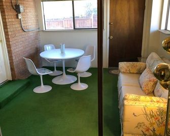 Miriam's Guest House - Farmington - Bedroom