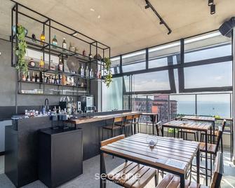 Spot Jurere sofisticação à beira mar - SPJ's - Florianópolis - Bar